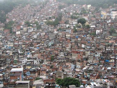 Covid-19 se espalha e óbitos passam a ser maiores na periferia de São Paulo