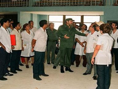 Cuba segue Fidel no envio de “médicos e não bombas” e apoia 37 países contra Covid-19