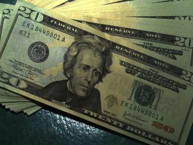 Bolsa desaba e dólar bate em R$ 5,65