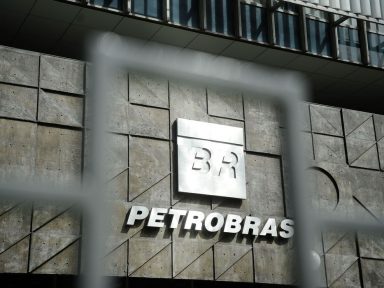 Justiça do Rio proíbe direção da Petrobrás de reduzir jornada e salários