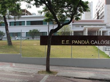 Justiça suspende retorno de servidores da Educação em Minas Gerais