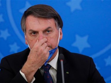 Bolsonaro sabota isolamento e coloca vidas em risco, denunciam Escritores de São Paulo