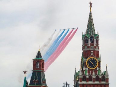 Rússia celebra Dia da Vitória sobre o nazismo com desfile aéreo