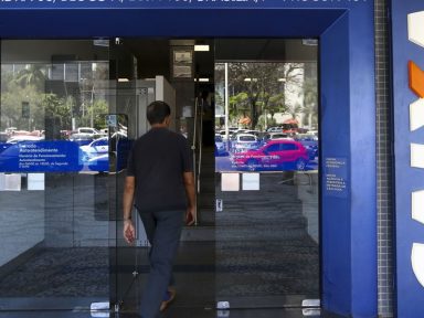 Veto de Bolsonaro dificulta apoio às empresas