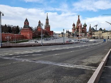 Com quarentena e testes,  Rússia registra primeira queda em contágios