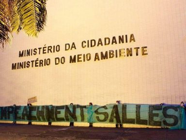 Ato pede saída de Salles após dizer que pandemia é chance para desregular lei ambiental