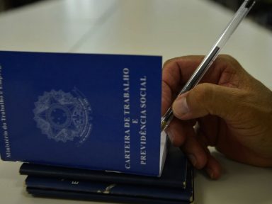 Covid encerra 1,1 milhão de empregos formais