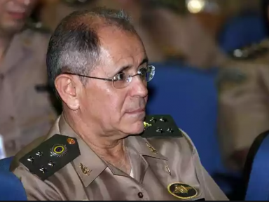 “É uma insensatez a apologia perigosa à intervenção militar”, diz general Maynard