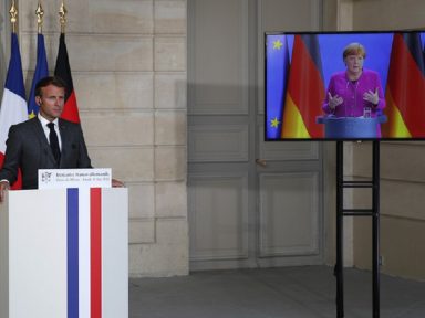 Merkel e Macron propõem socorro de 500 bi de euros a europeus atingidos na pandemia