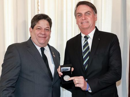 Bolsonaro nomeou acusado de ilícitos para o BNB, que  sai do cargo um dia depois