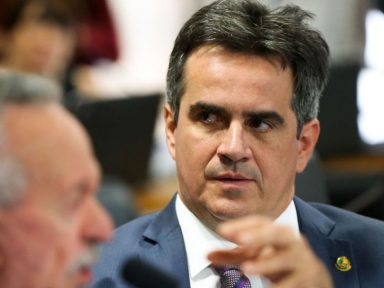 Bolsonaro dá presidência do FNDE para indicado de Ciro Nogueira,  réu por corrupção