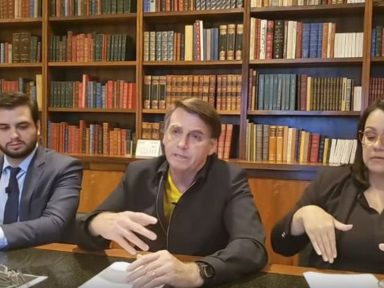 Governo deverá reduzir as próximas parcelas do auxílio emergencial, diz Bolsonaro