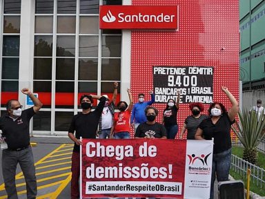 Bancários protestam contra demissões e exigência de metas abusivas do Santander