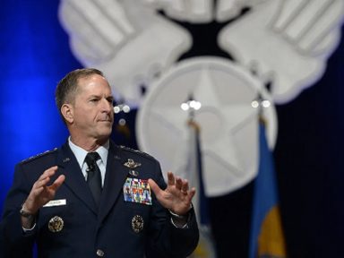 Chefe da Força Aérea dos EUA: “Assassinato de Floyd ultraja a todos os americanos”