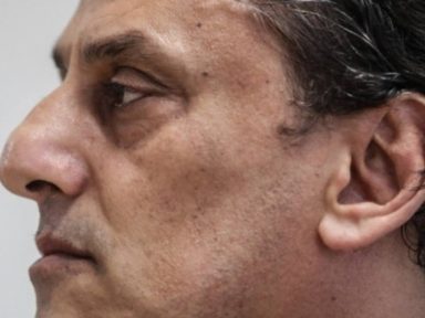 Ex-advogado dos Bolsonaro, Wassef chama atendente de pizzaria de “macaca”