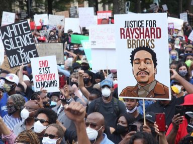 Atlanta: marcha de repúdio ao assassinato de negro por policial exige justiça