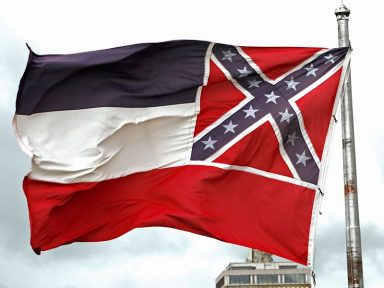 Mississipi aprova retirada de emblema confederado da bandeira do Estado