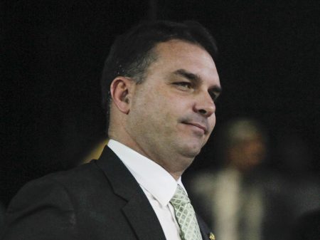 Ex-advogado de Sérgio Cabral é contratado por Flávio Bolsonaro