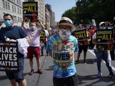 EUA: trabalhadores fazem greve nacional por igualdade salarial e fim do racismo