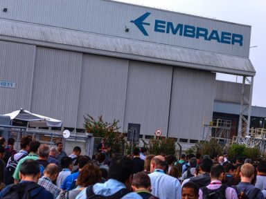 Embraer anuncia plano de demissão para funcionários com mais de 55 anos