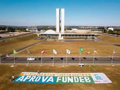 Após Câmara derrotar Bolsonaro, PEC do Novo Fundeb vai para Senado
