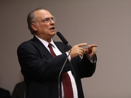 Freire sobre os Bolsonaros: “esquema das rachadinhas era organizado em família”