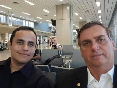 Assessor de Bolsonaro é o autor de páginas caluniosas deletadas pelo Facebook