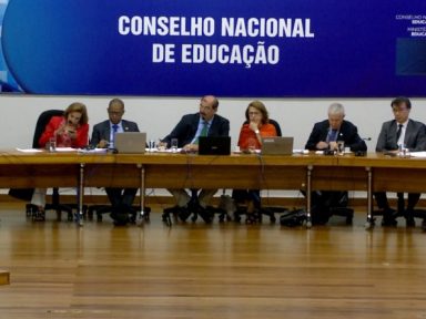 Secretários de Educação repudiam indicação de olavistas para o CNE