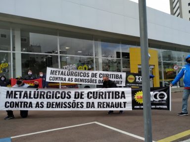 Metalúrgicos protestam nas concessionárias Renault contra as demissões no Paraná