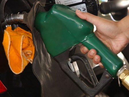 Governo aumenta gasolina e diesel nas refinarias
