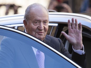 Juan Carlos I, o Emérito,  flagrado em corrupção, foge da Espanha