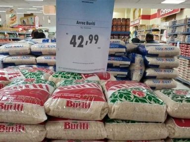 Governo deixa disparar o preço de alimentos