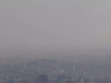 Fumaça das queimadas cobre a cidade de Belo Horizonte