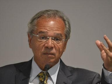 Justiça condena Paulo Guedes por comparar servidores a “parasitas”