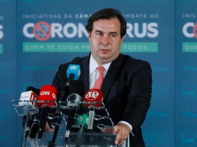 Rodrigo Maia anuncia que está com Covid-19