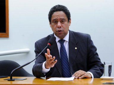 Orlando Silva: desemprego recorde entre os jovens é “uma tragédia social”