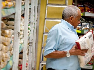 Zerar tarifa de importação do arroz não reduz preço