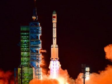 Nave reutilizável chinesa retorna à Terra com sucesso após dois dias em órbita