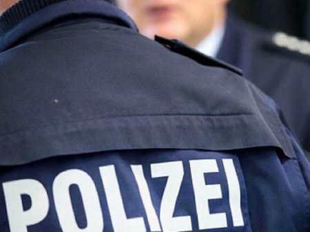 Polícia alemã afasta 29 agentes por apologia do nazismo em chats