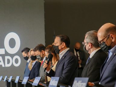Testes em voluntários comprovam a segurança da vacina CoronaVac