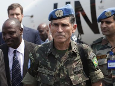 “Tortura é imoral e inaceitável seja quando for”, diz general Santos Cruz