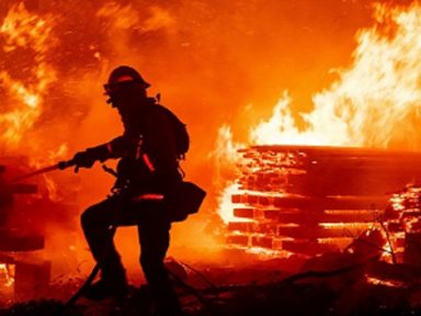 Trump nega socorro federal solicitado pela Califórnia assolada pelas chamas
