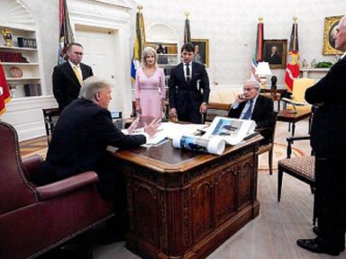 Negacionismo espalha Covid: seis doentes na cúpula da campanha de Trump