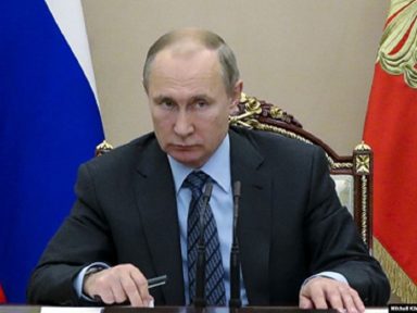 Putin: “Ao sair do tratado INF de armas nucleares, EUA atiça corrida armamentista”