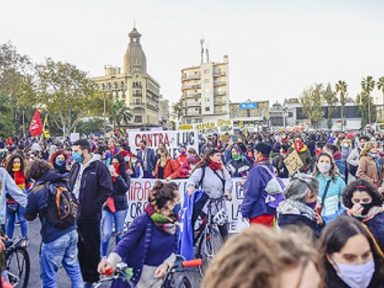 Uruguaios ocupam Montevidéu contra pacote de arrocho do governo Lacalle