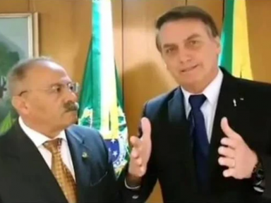 Bolsonaro confessa “união estável” com senador que ocultou R$ 30 mil nas nádegas