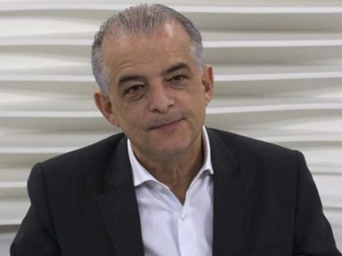 Sabendo que é impossível, França oferece tempo a outros candidatos
