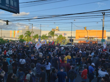 Porto Alegre: Multidão protesta contra assassinato de João Alberto