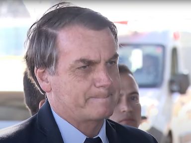 Amapá saúda Bolsonaro: “genocida”, “racista”, “seu fascista”, “fora Bolsonaro”