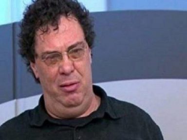 Casagrande chora ao falar da perda do “amigo Maradona”